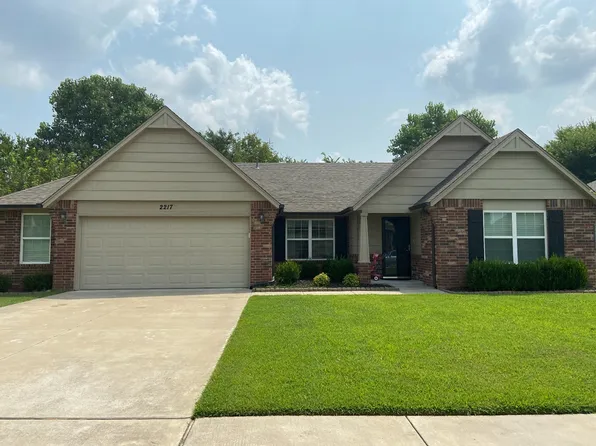 2217 N 7th St, Broken Arrow, OK 74012