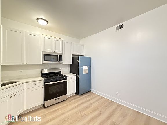 4th image of 2640 N Milwaukee Ave #3A
