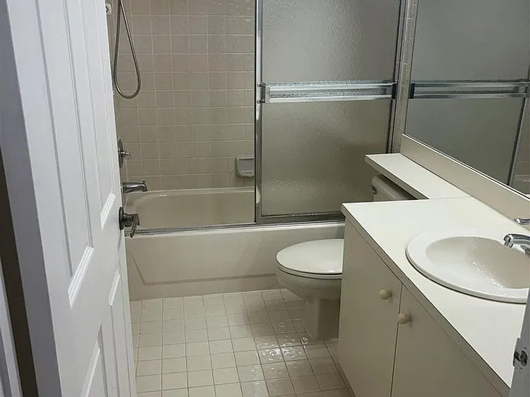 13412 NW 5th Pl #13412 — Photo 5