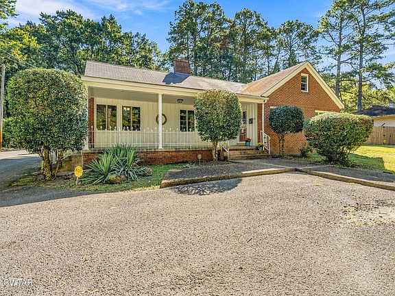 2nd image of 1126 Lambuth Blvd