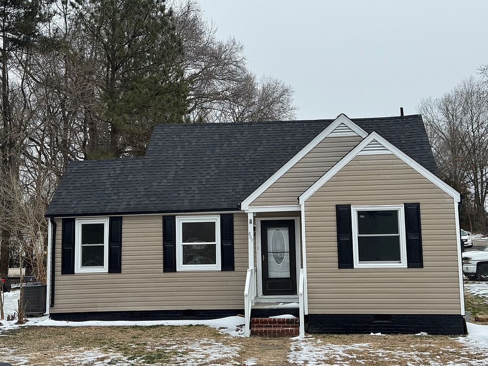 1st image of 807 Pine Ave