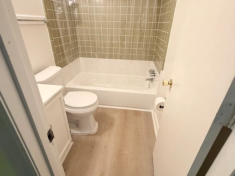 21 Golden Ct — Photo 15