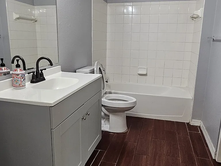 2025 Erving Cir #4207 — Photo 87
