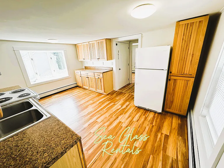 12 Dummer St #2 — Photo 4