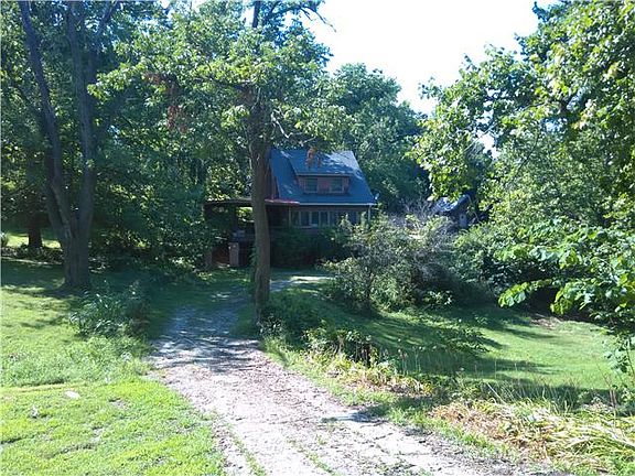 3rd image of 4778 Eastwood Dr