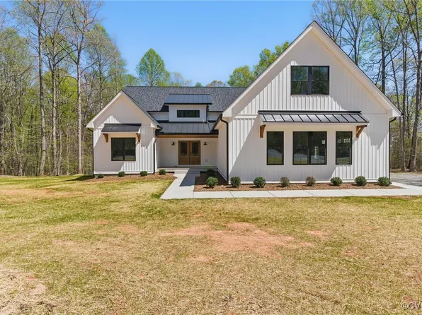 86 Promise Ln, Bumpass, VA 23024