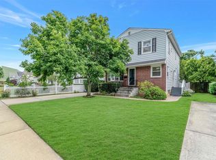 3932 Waverly Ave, Seaford, NY 11783