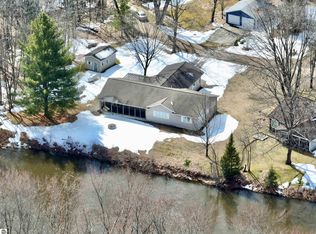 8648 Peninsula St, Sears, MI 49679