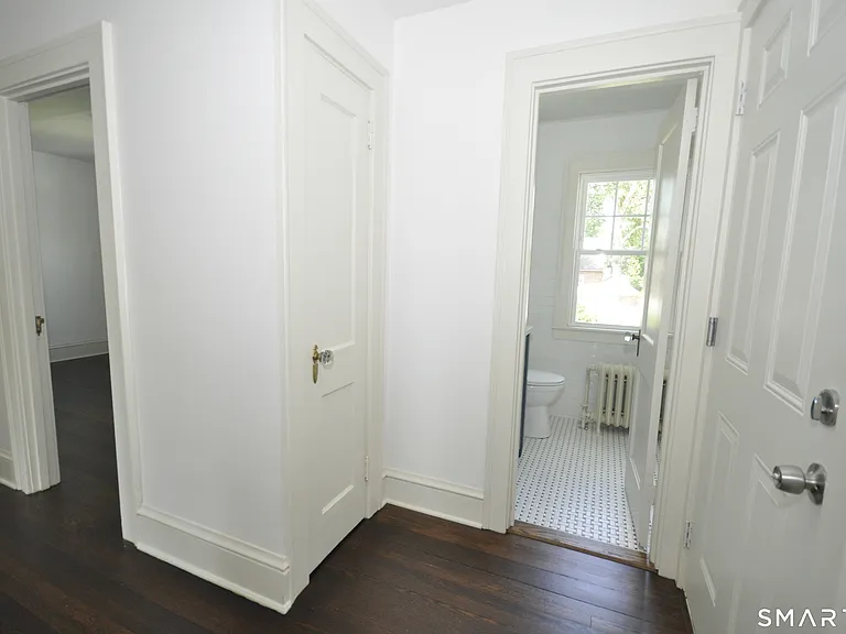 20 Mountain St — Photo 15