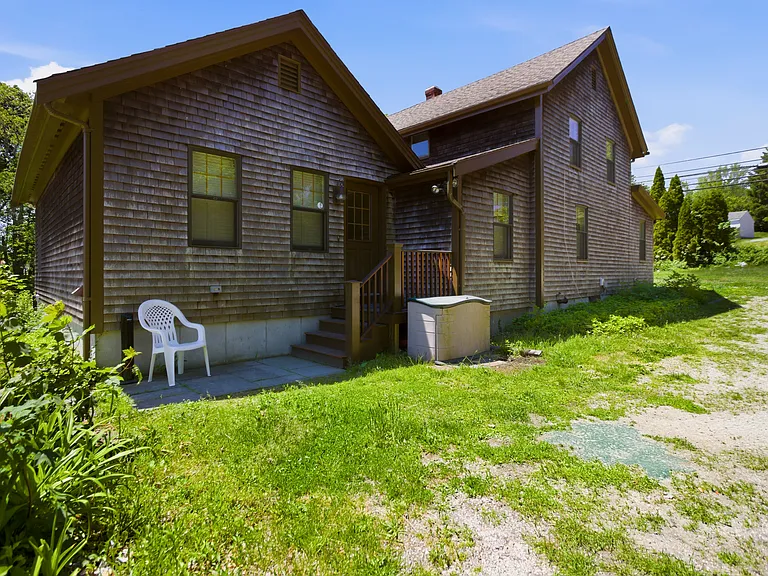 1861 E Main Rd — Photo 27