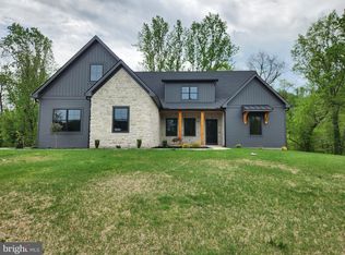 413 Willow Oaks Dr, Lewisberry, PA