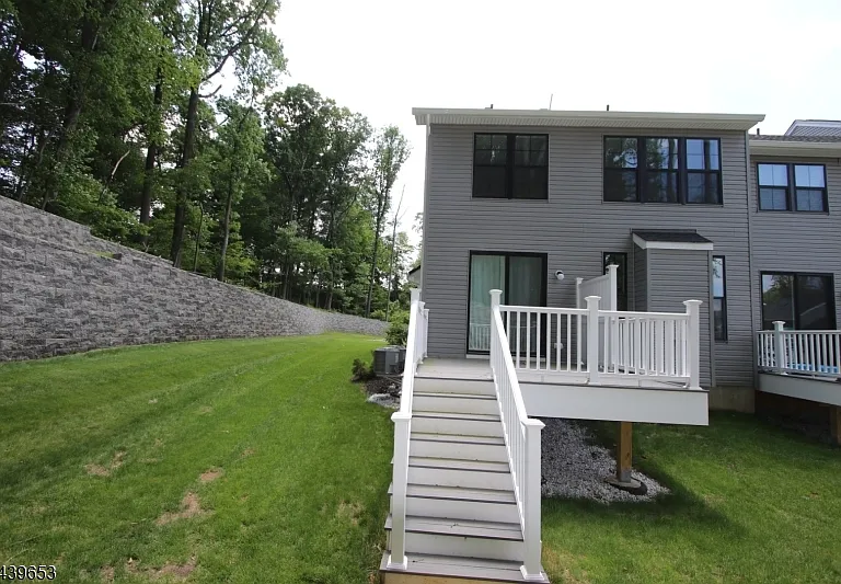 1 Swenson St — Photo 30