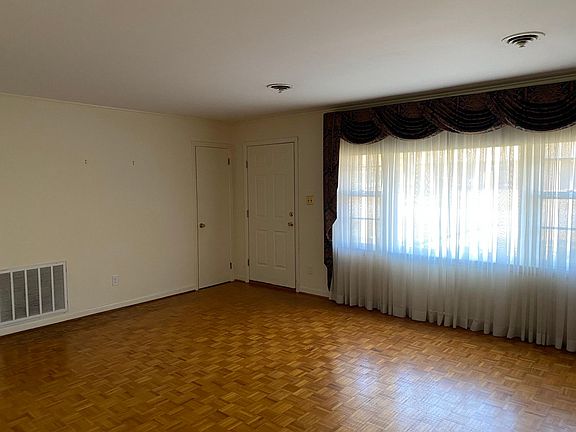 3rd image of 1408 Phillips Ave