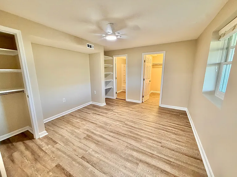 11015 Carriage Ln — Photo 7