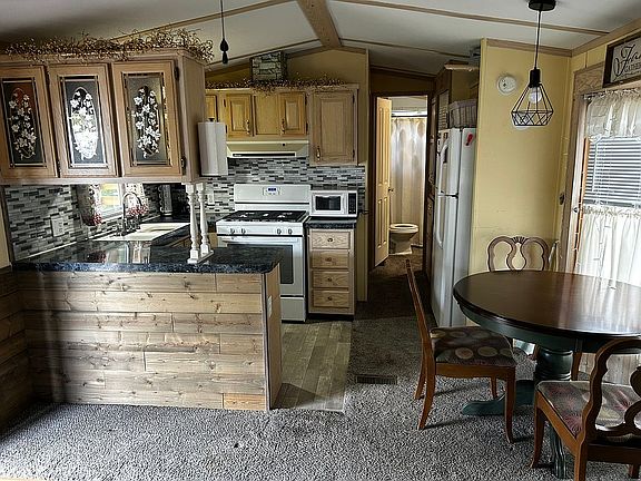 5th image of 1662 Indian Creek Valley Rd