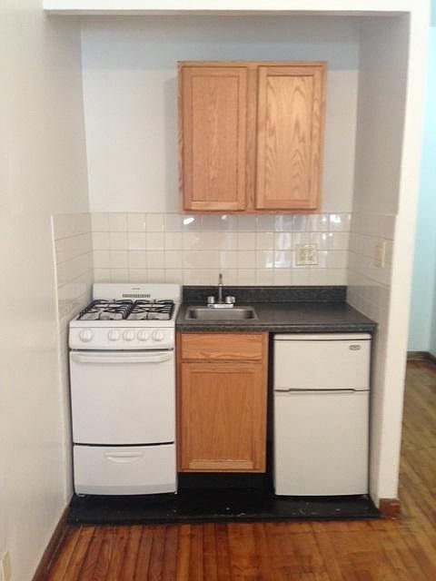 2nd image of 409 W 54th St APT 1A