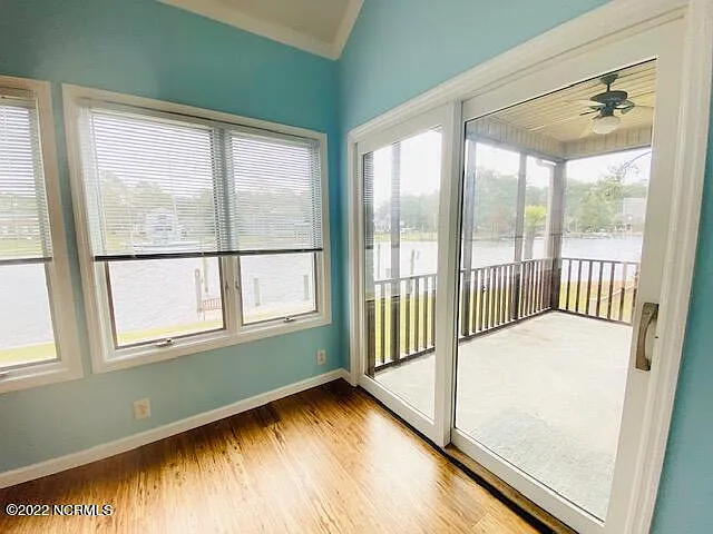 906 Diamond Ct — Photo 20