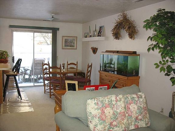 Living Room & Dining Area