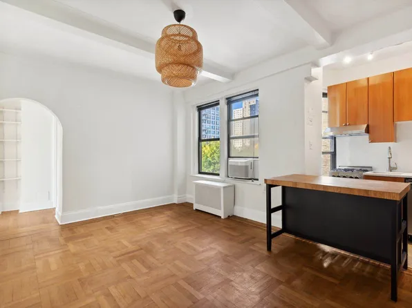 30 West 90th Street image 1 of 4