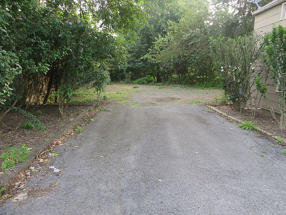 3rd image of 10 W Hartsdale Ave
