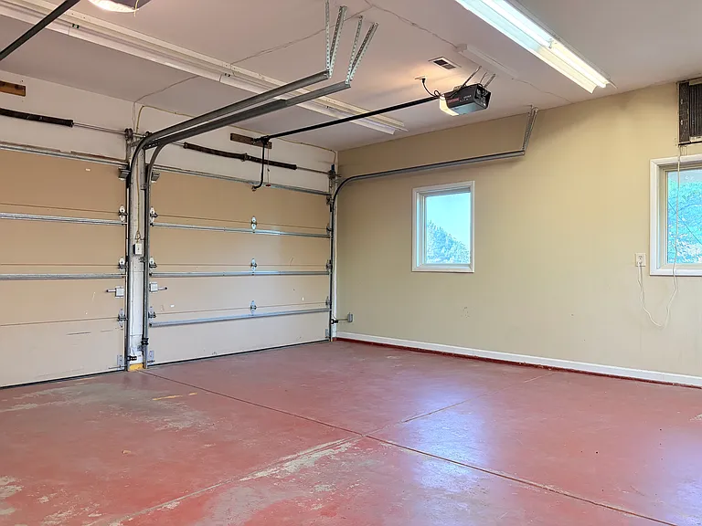 9810 Isabelle Rd — Photo 13