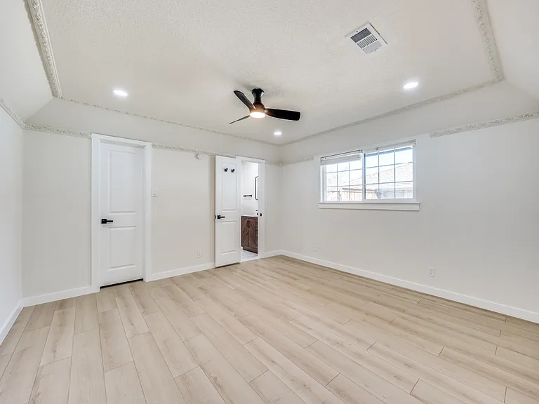 2409 Regal Rd — Photo 15