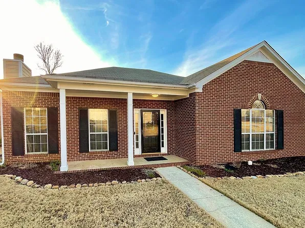 5721 Marchester Cir, Pinson, AL 35126