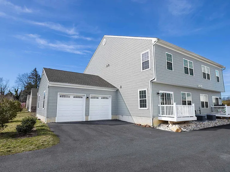 Dodson Court - Twin Homes — Photo 47