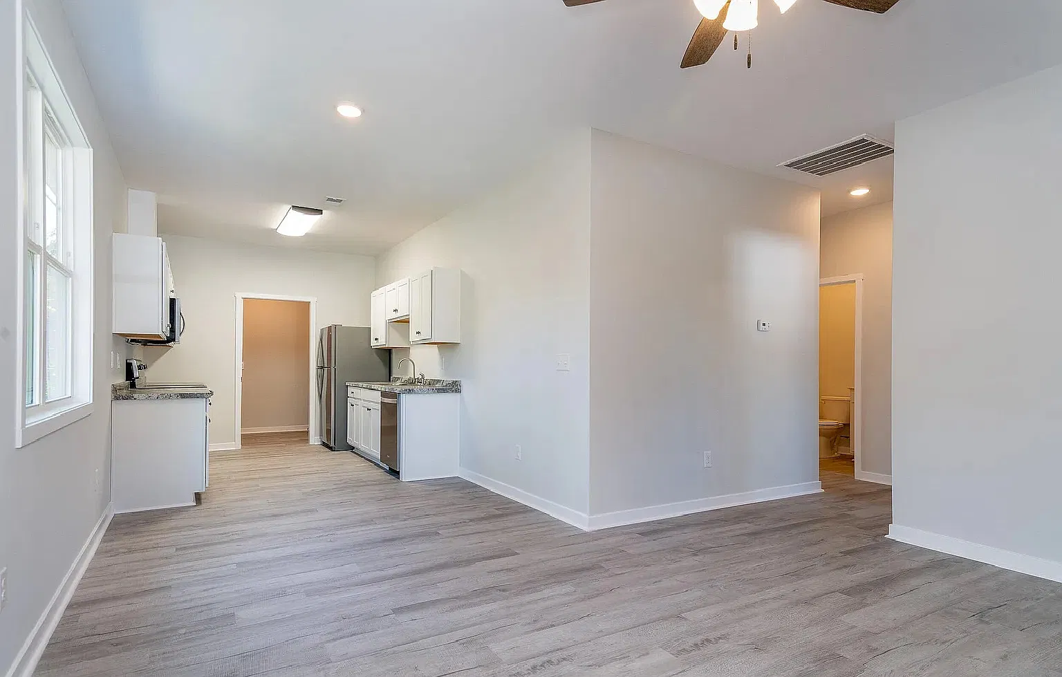 2 bed, $1,600 — Photo 3
