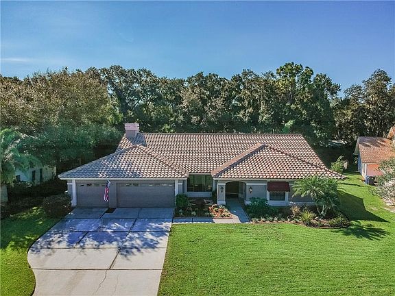 2nd image of 6212 Iroquois Ct