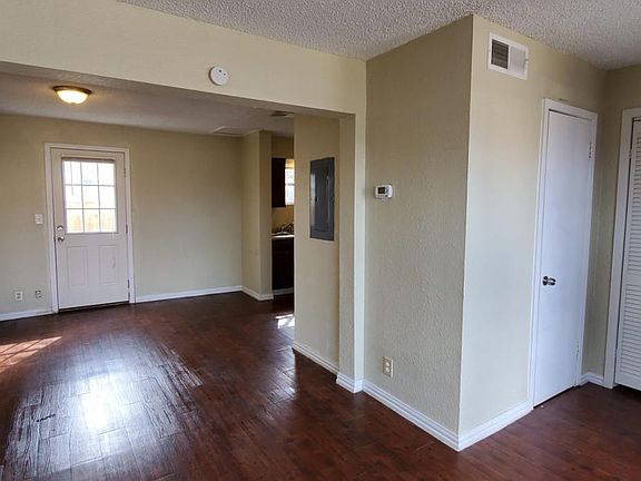 3rd image of 811 N Spears St #109