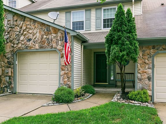 2nd image of 802 Hazelwood Ln