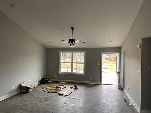 4th image of 411 Melford Dr