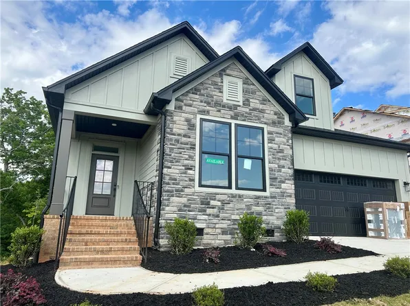 131 Shale Dr, Central, SC 29630