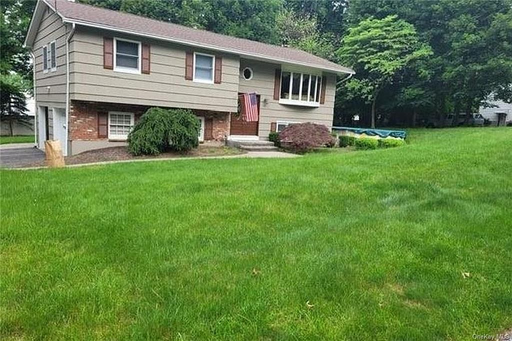 7 N Amundsen Lane, Airmont, NY 10901 | Zillow