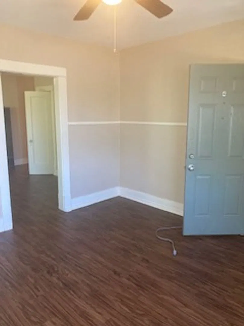 South Side One Bedroom — Photo 4