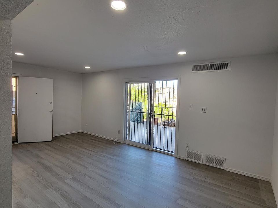 1st image of 5249 Carousel Dr #1