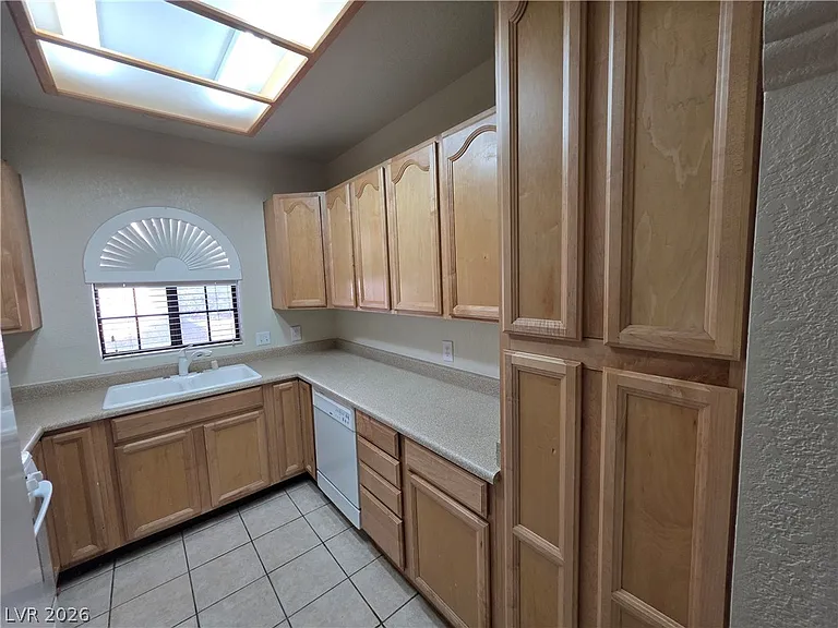 1407 Santa Margarita St #A — Photo 29
