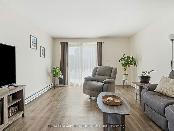 5th image of 8646 Willoughby Dr #4
