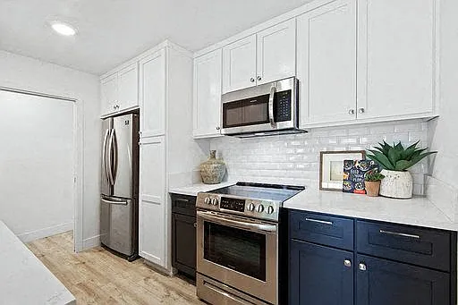 1606 Westcliff Dr. — Photo 9