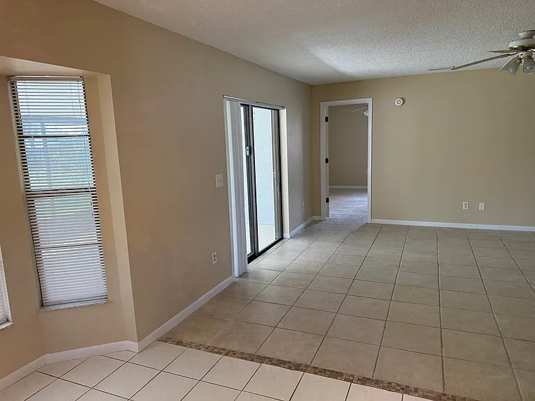 1307 W Redbud St — Photo 9