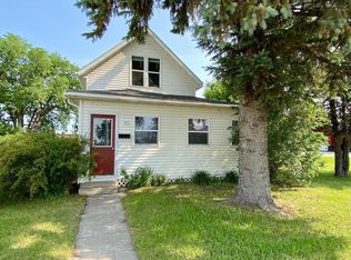 313 1st St E, Thief River Falls, MN 56701