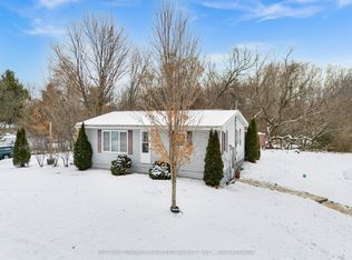 1677 County Road 2 Rd, Front Of Yonge, ON K0E1R0