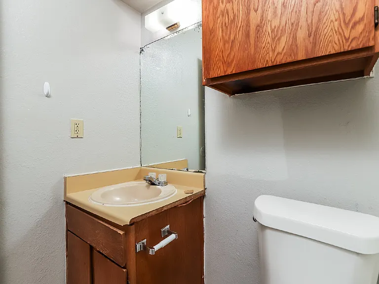 6801 Stonleigh Pl #B — Photo 27