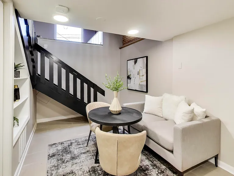 1238 Linden Pl NE — Photo 19