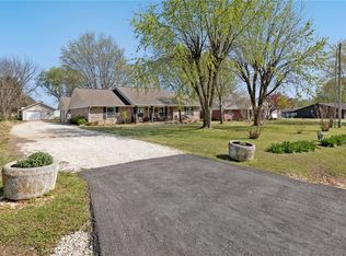 111 N Border St, Prairie Grove, AR 72753