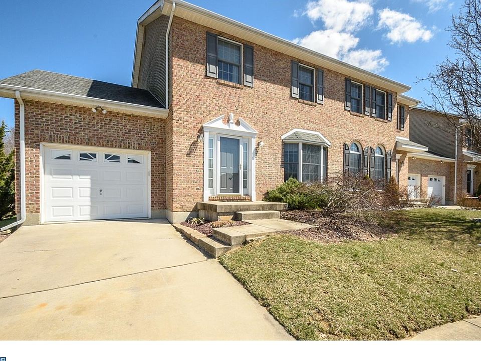 1st image of 23 Mystic Dr