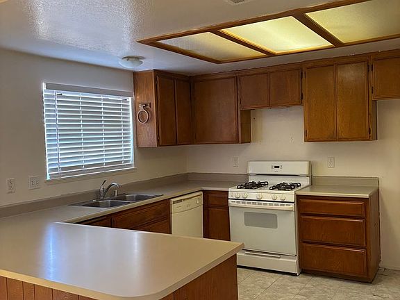 5th image of 17248 Forest Hills Dr