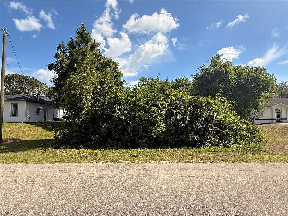1st image of 3007 15th ST W