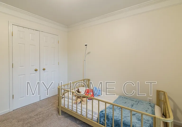 10029 Dauphine Dr — Photo 33